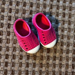 Native Jefferson shoes size 3 pink EUC